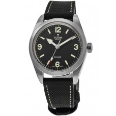 Replica Tudor Ranger Black Dial Rubber Strap Men‘s Watch M79950-0002